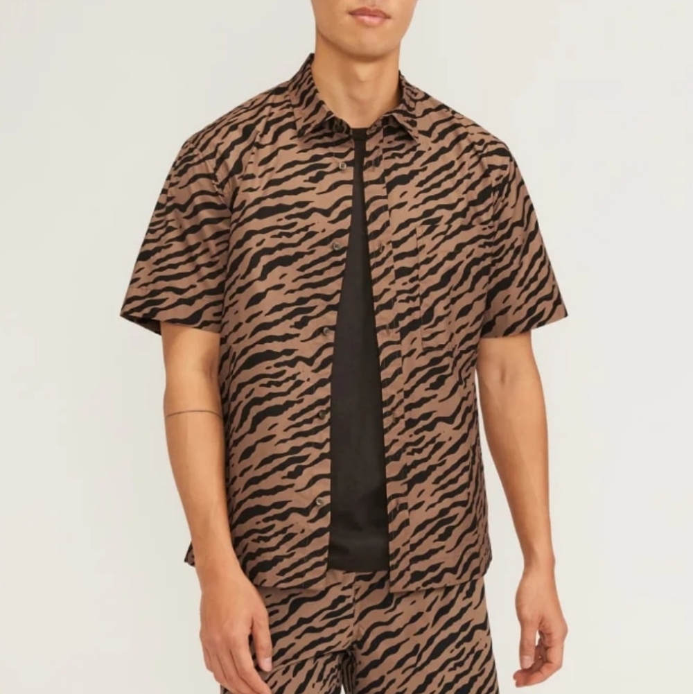 Everlane Popplin Short Sleeve Casual Button Down Shirt In Size M